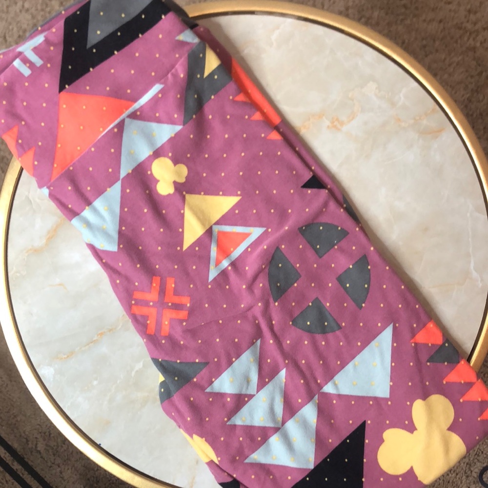 Disney LuLaroe Minnie Aztec leggings one size